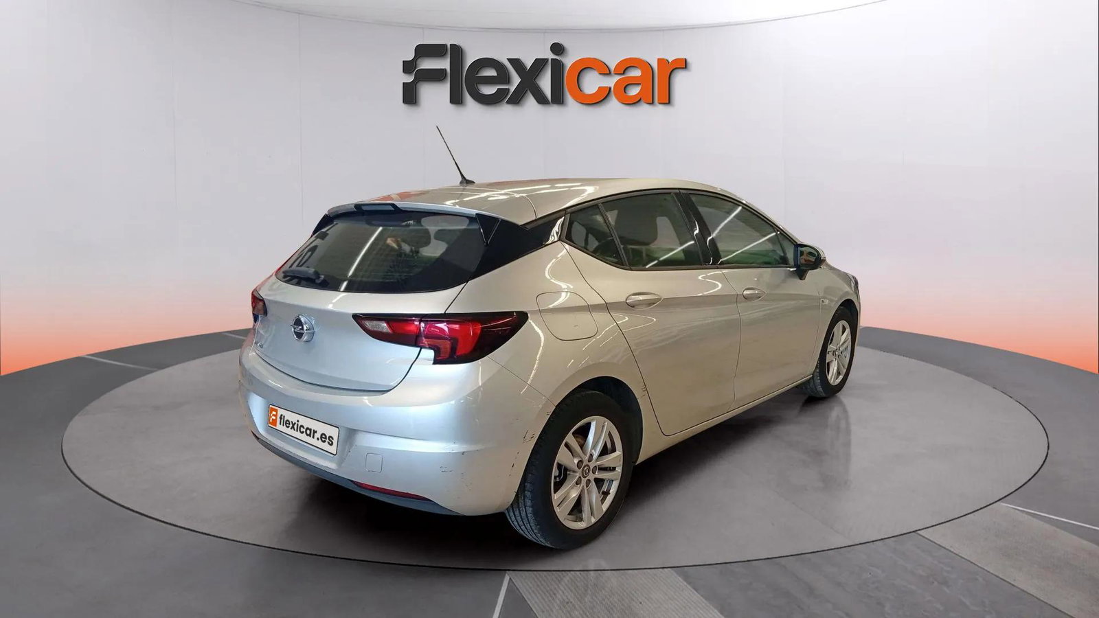 https://cdn-flexicar.caraffinity.it/public_appraisal_images_pro/images/stock/184713/JCOoWFOUzN__WhatsApp Image 2026-01-21 at 10.13.34 (4).jpg